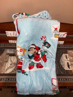 Mickey/Minnie Christmas Blanket