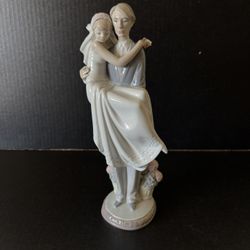Lladro “Over The Threshold “ Couple Bride/Groom Wedding Figurine #5282