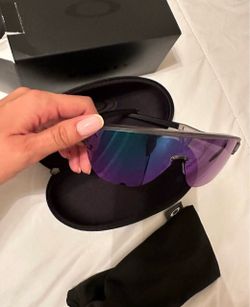 Oakley Suglasses