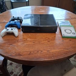 Xbox 1 3 Remotes 2 Games