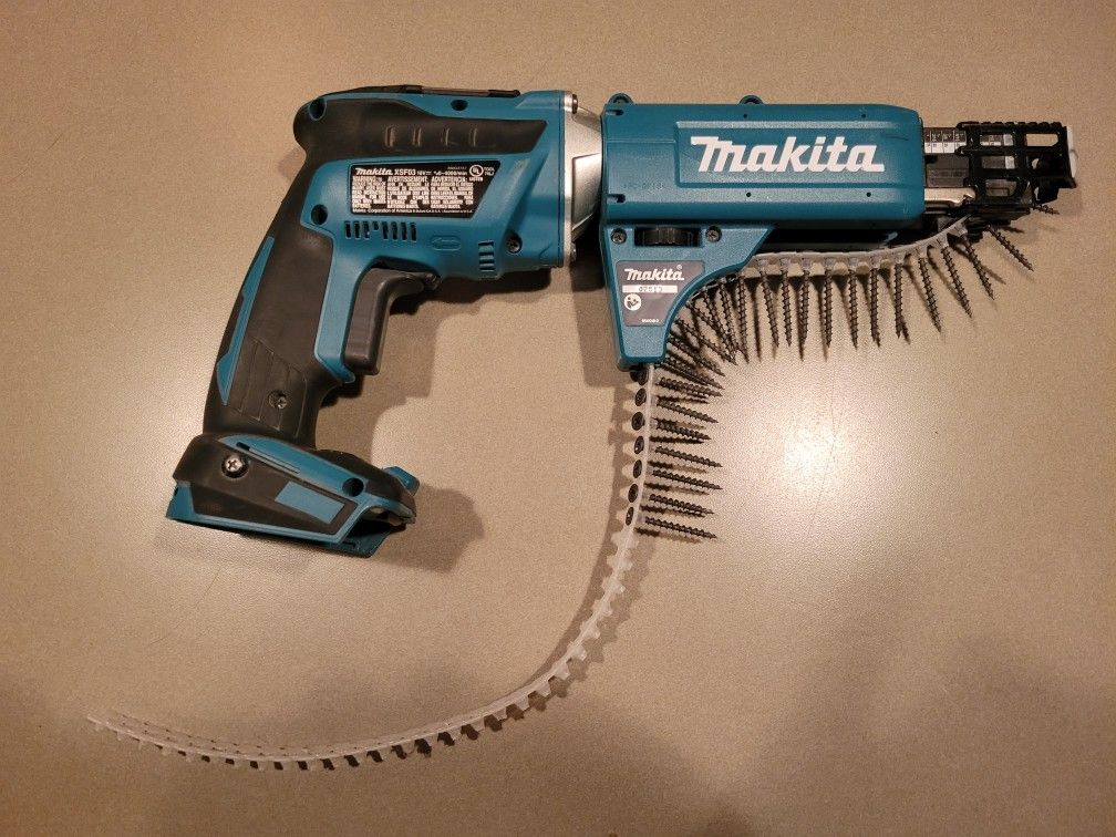 Makita XSF03 Drywall Screwdriver & Magazine Feeder