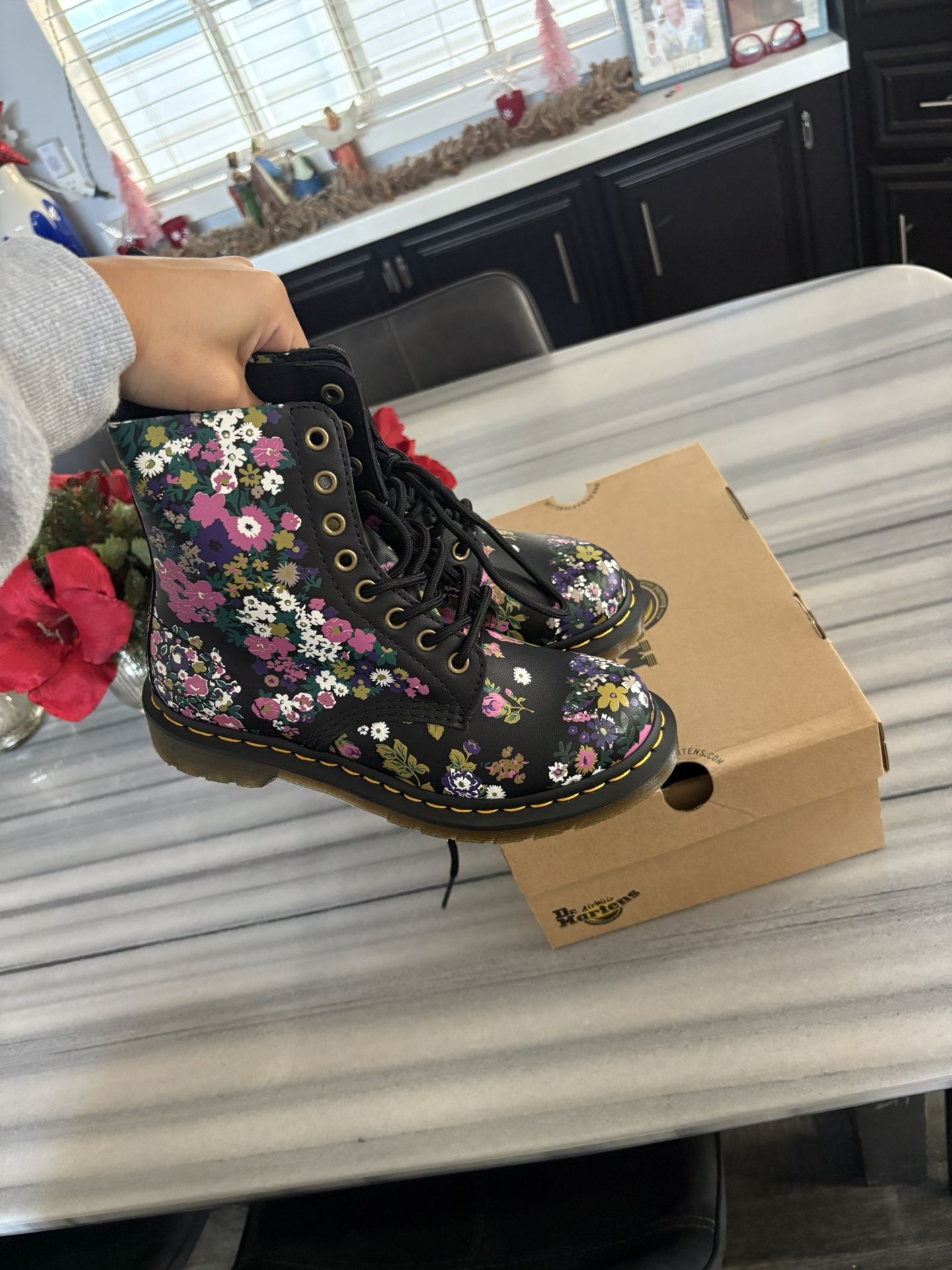 DR MARTEN FLORAL BOOTS