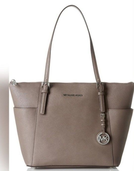 Michael Kors Jet Set Bag
