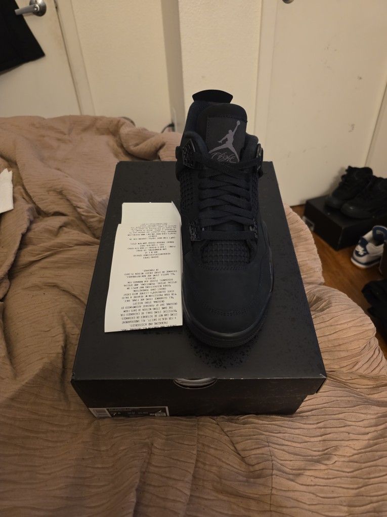 Jordan 4 'Black Cats' Size 7.5