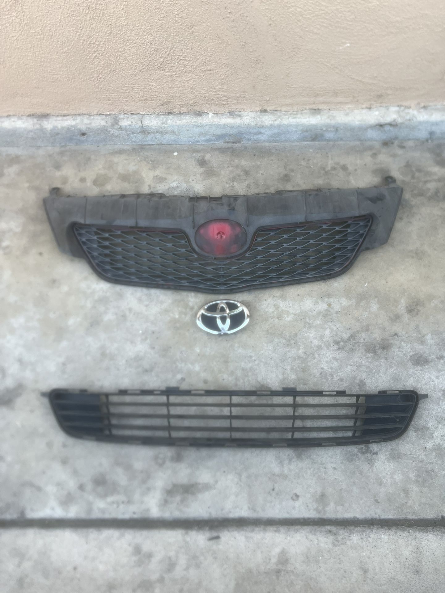 2009 Toyota Corolla Front Grills And Logo