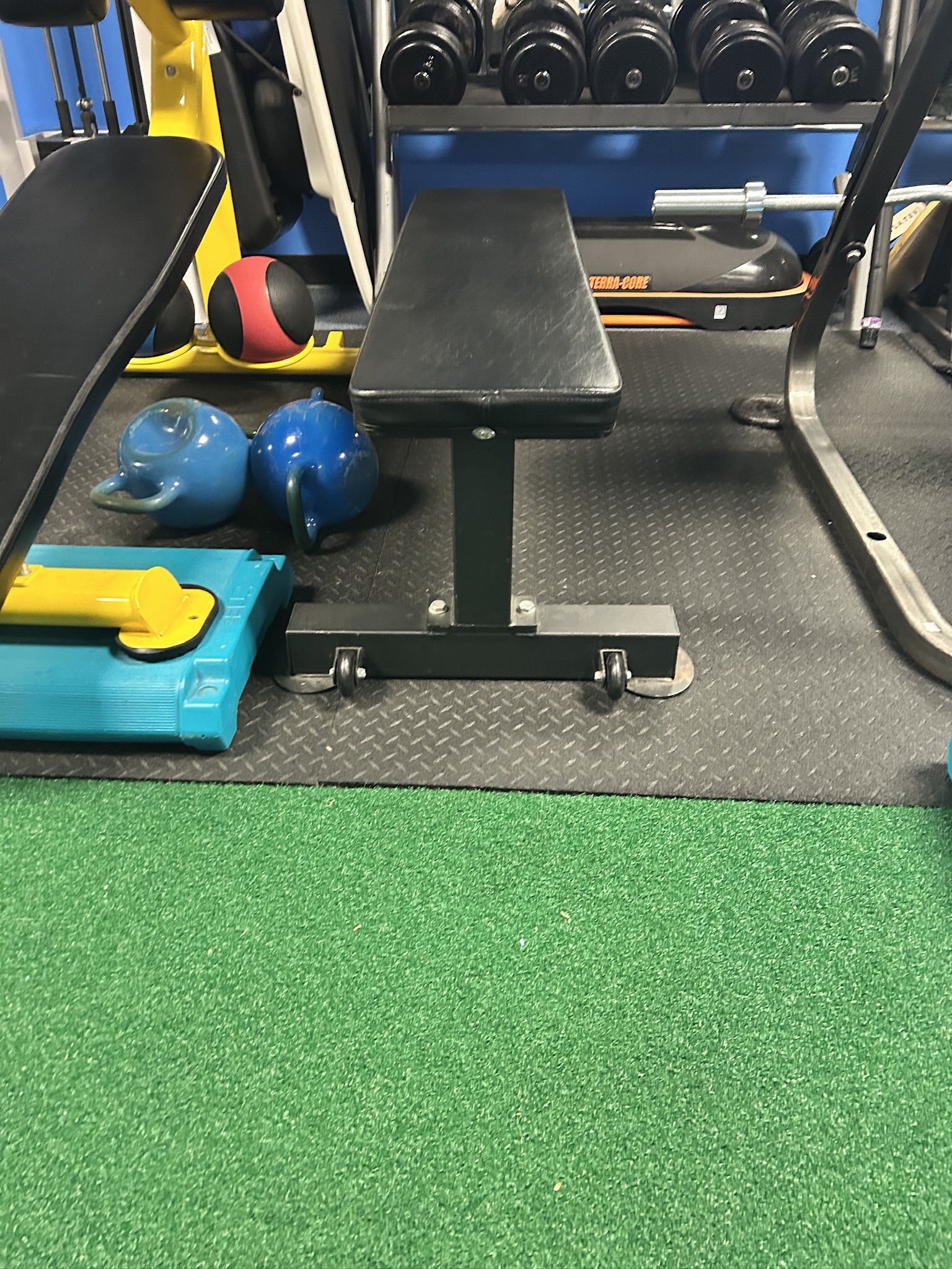 Flat Training Bench With Wheels