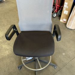 2 Professional Stools 