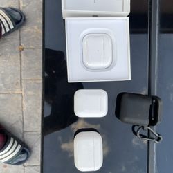 AirPods (Each Missing One Ear Piece)
