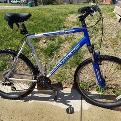 Trek 3 Series mountain bike , 22.5" or XXL Frame , In Very nice cond