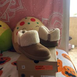 Ultra Mini Ugg Braid Boots Size Ten 