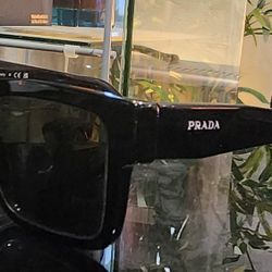 Prada SPR19W Sunglasses with Box