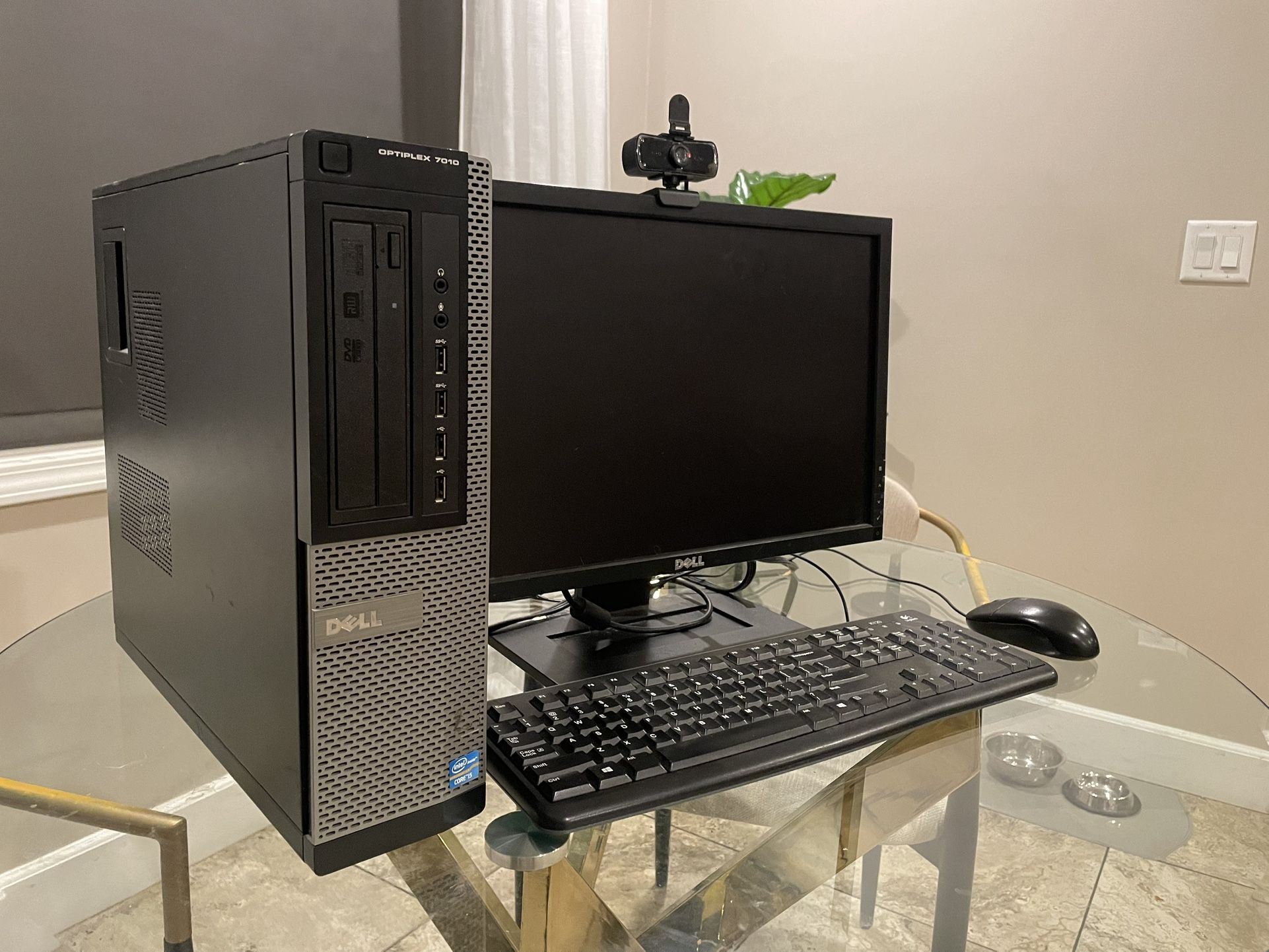 Dell Desktop Computer With 22” Monitor