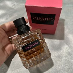 Valentino Donna Born In Roma