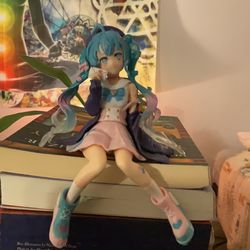 Hatsune Miku figure