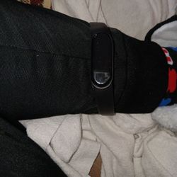 Smart Watch Connect Easily Charger Broken But Charged