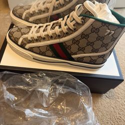 Women’s Gucci 1977 High Top Sneaker 