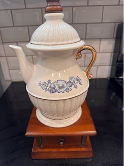 Vintage Teapot Table Lamp