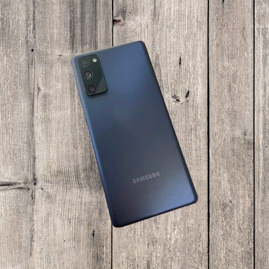 Samsung Galaxy S20 FE 5G 128GB Unlocked $249.