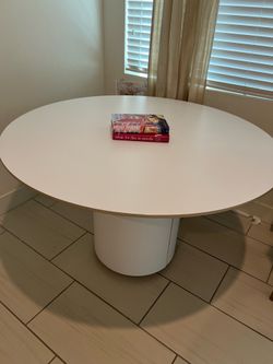 Round table