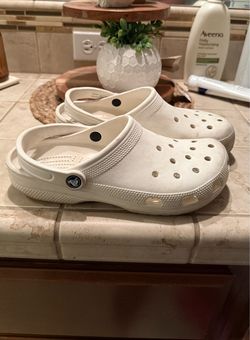 White Crocs Size 8 Men’s