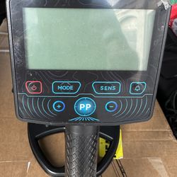 NOVORIK Professional Metal Detector