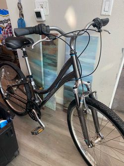Women’s or men’s mountain bike
