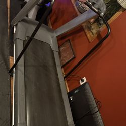 Precor C936i Heavy Duty Treadmill