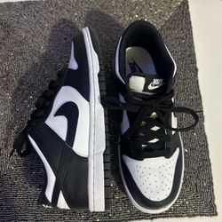 Nike Panda Dunks 