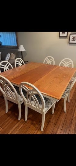 Dining table and 8 chairs
