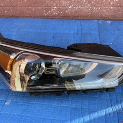 2020-2021-2022 Hyundai Ioniq Headlight RH