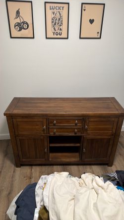 Ashleys dresser