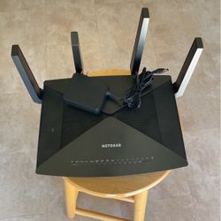 NETGEAR Nighthawk X10 7200 Mbps 7 Port Wireless AD Router (R9000)  /w Adapter