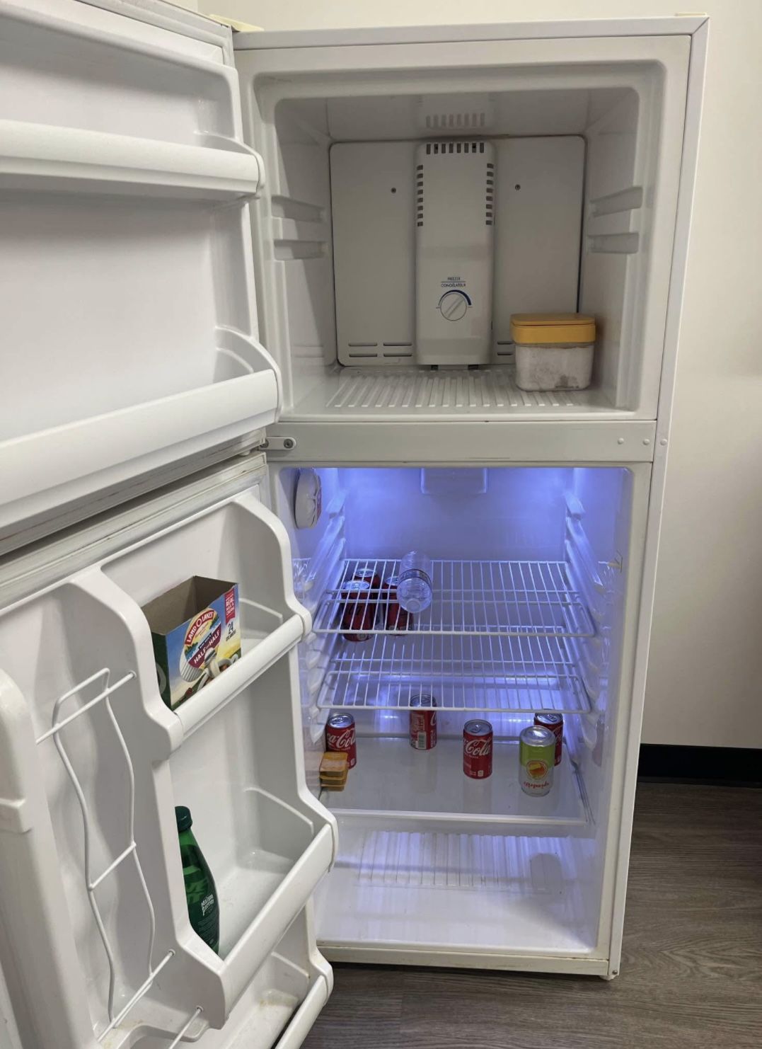 10 Cubic Mini Fridge With Freezer Works Great 🥶 I Offer Delivery In San Diego