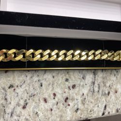 10 Karat Cuban Link Bracelet 