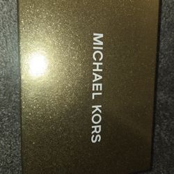 Michael Kors Crossbody Nes With Box