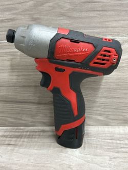 Milwaukee M12 1/4" Hex Cordless Impact Driver (2462-20) (PO1025684)