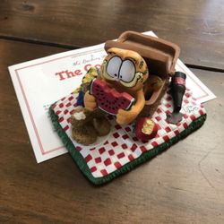 Garfield Figurine
