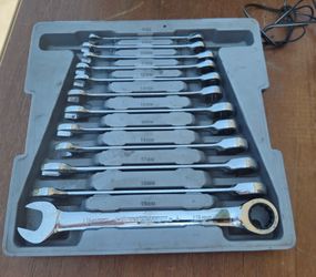 GearWrench Metric Ratcheting Combination Wrench Set