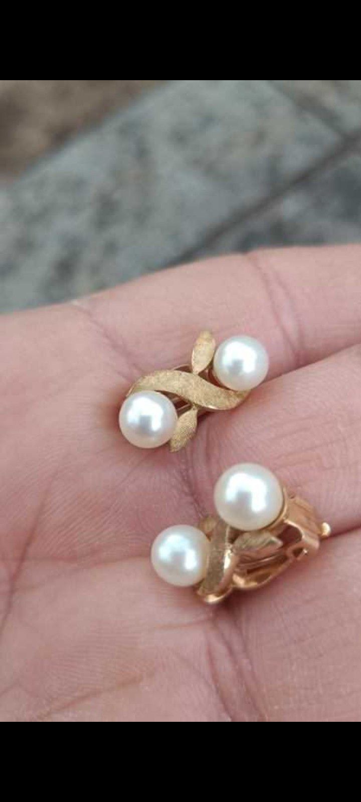 14 Kt Gold And Pearl Earrings 