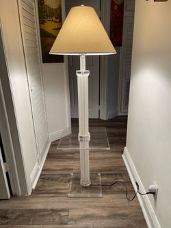 Vintage Lucite 3-Way Floor  Lamp 59”H In Good Condition. $80 Firm On Price