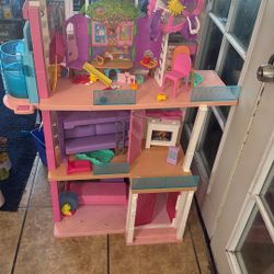 Barbie Play House 