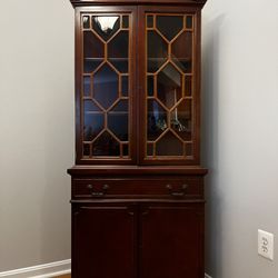 Corner Hutch