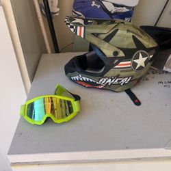 O’neal Dirt bike helmet and FMF goggles 