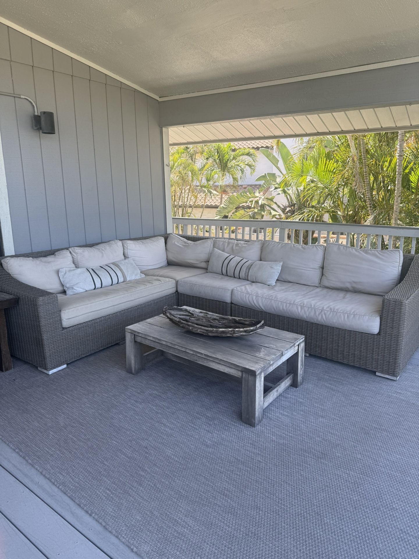 Outdoor Sectional Couch/Sofa