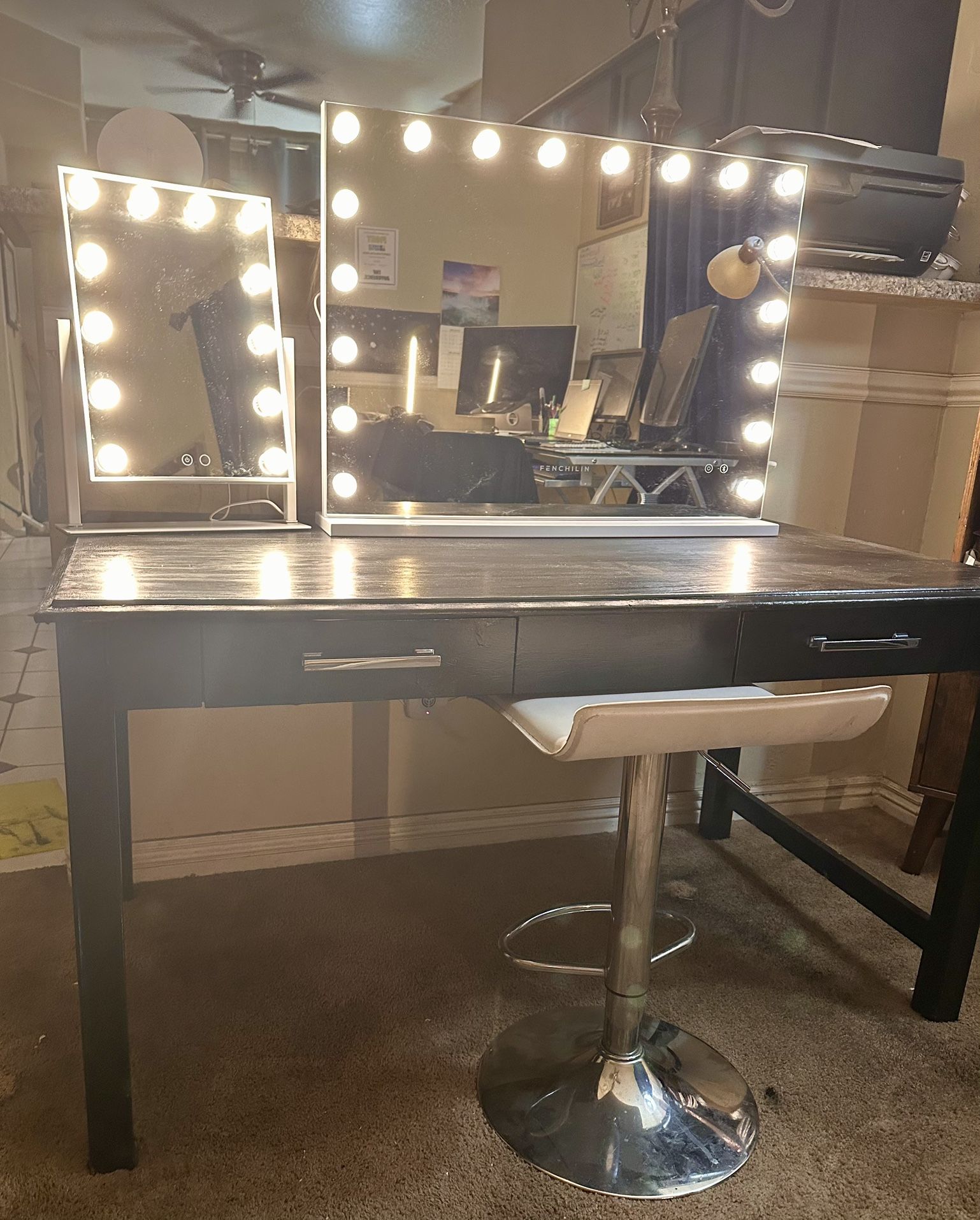 Huge 32in Vanity Mirrors W Bluetooth And Solid Wood Desk W Drawers And Stool