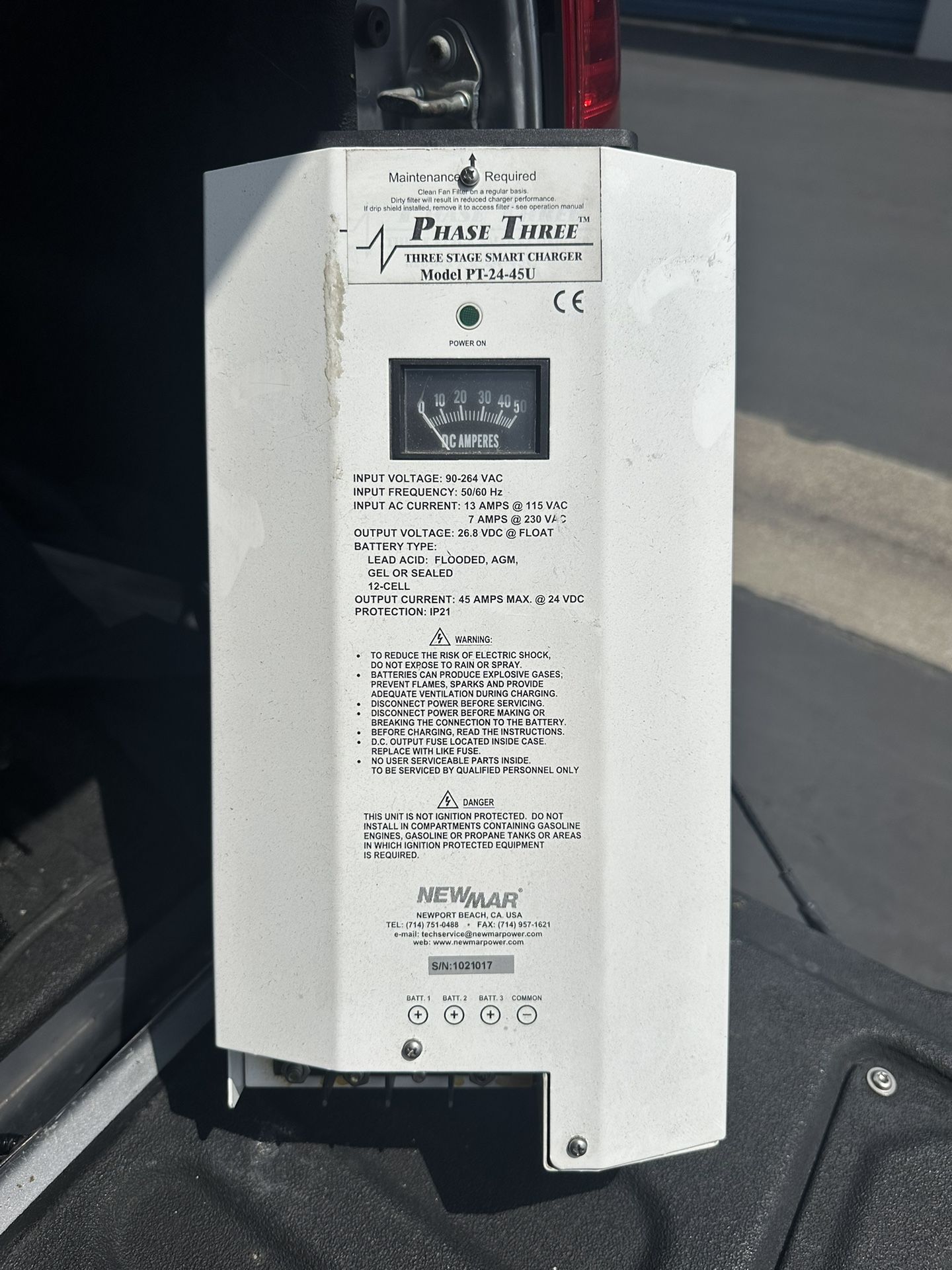 NewMar 24v Battery Charger PT-24-45U 45 AMP Boat