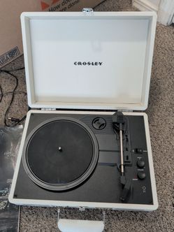 Crosley Vinyl Player + Beethoven CD's