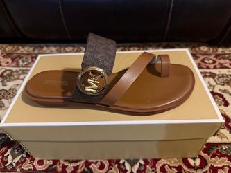 Michael kors Vera flat thong 2 tone size 7