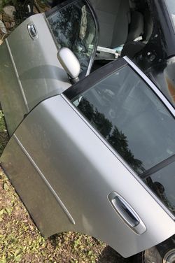 I N F I Ni Ti G 3 5   03- 06    Solo Tengo Estas Dos Puertas 