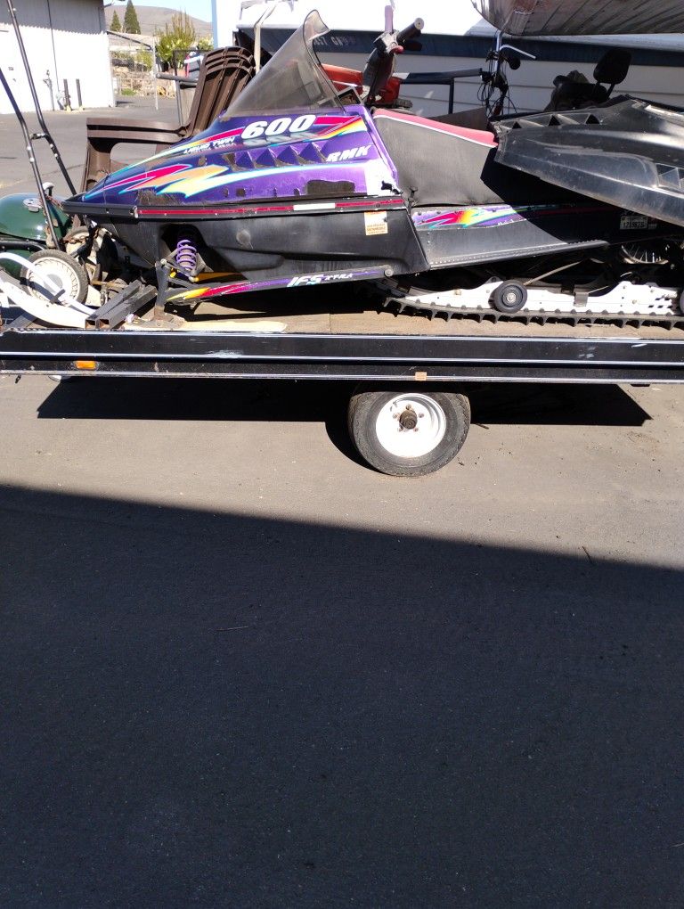 snowmobile trailer with rmk snowmobile 